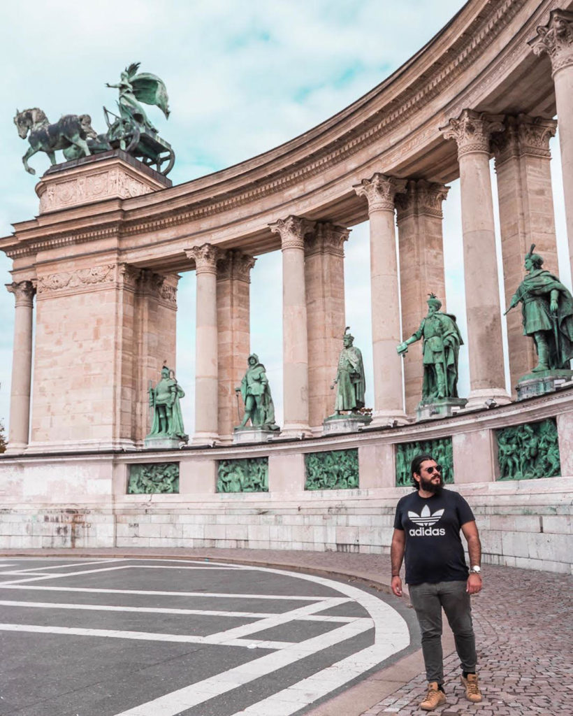 Heroes Square - NoJetLags