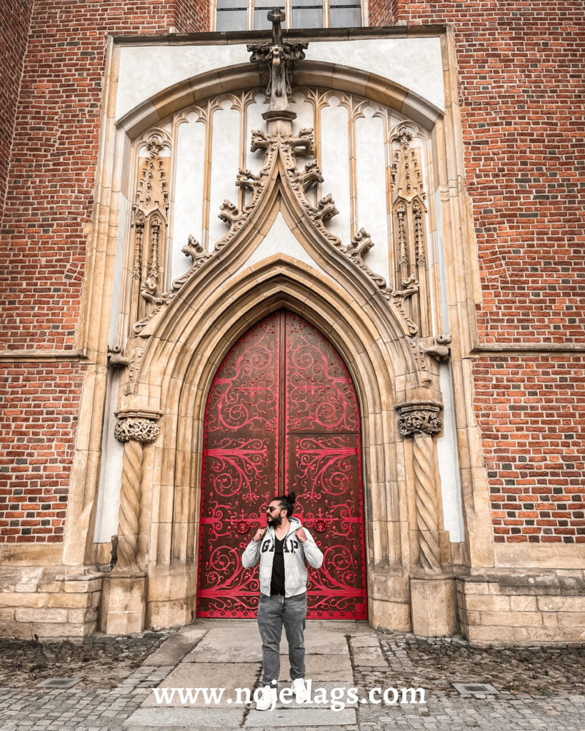 Red Door - NoJetLags