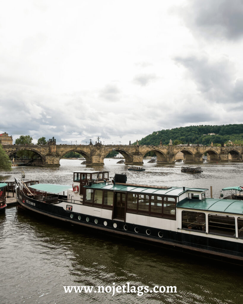 CHARLES BRIDGE (2) - NOJETLAGS
