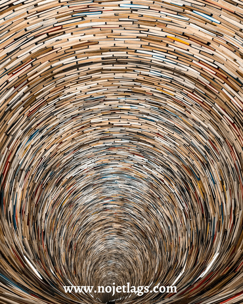 INFINITY BOOK TOWER (1) - NOJETLAGS