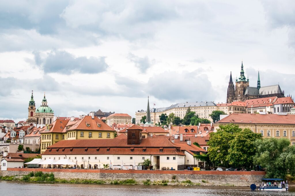 PRAGUE COVER - NOJETLAGS