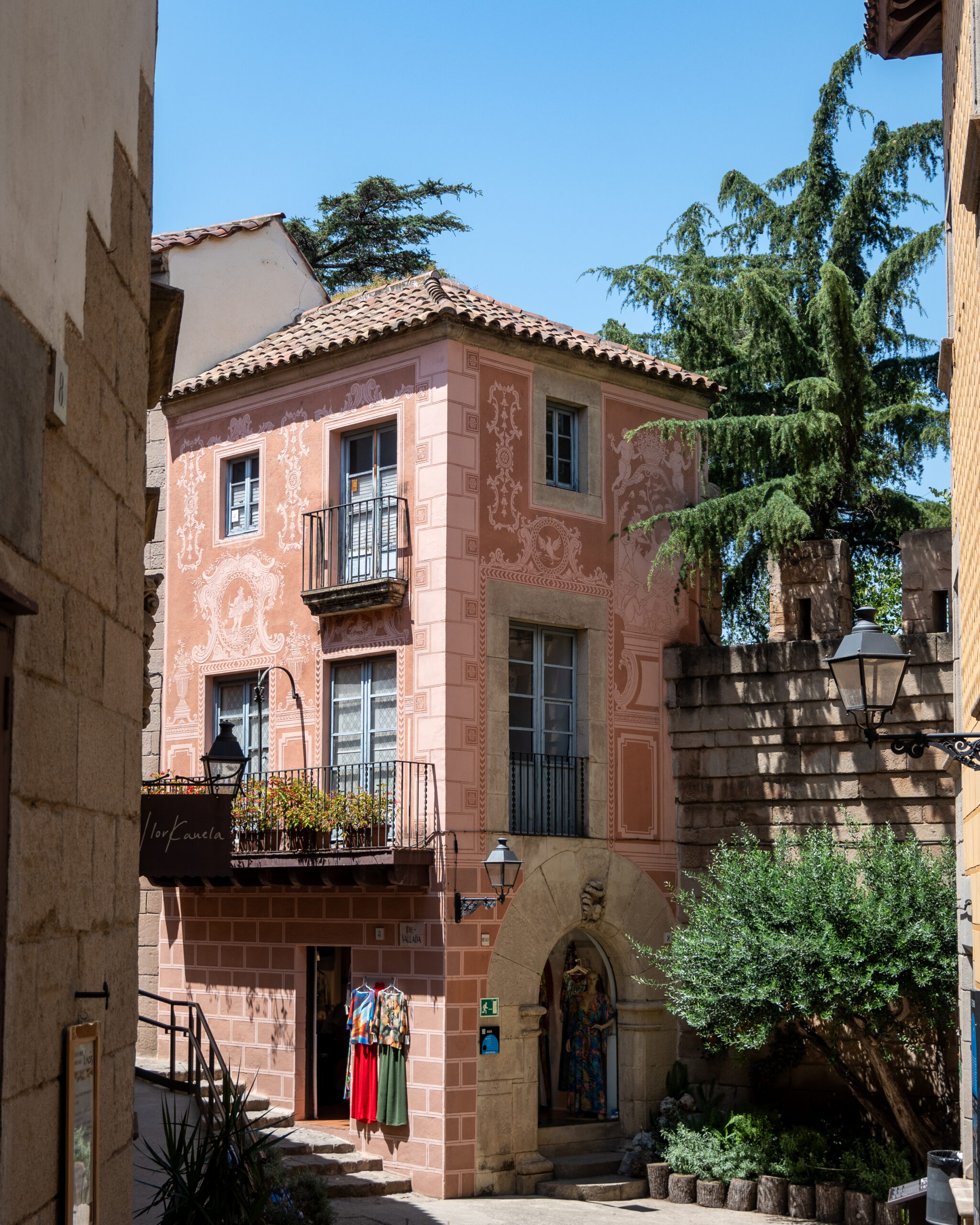 Barcelona 37 - WorldTourists
