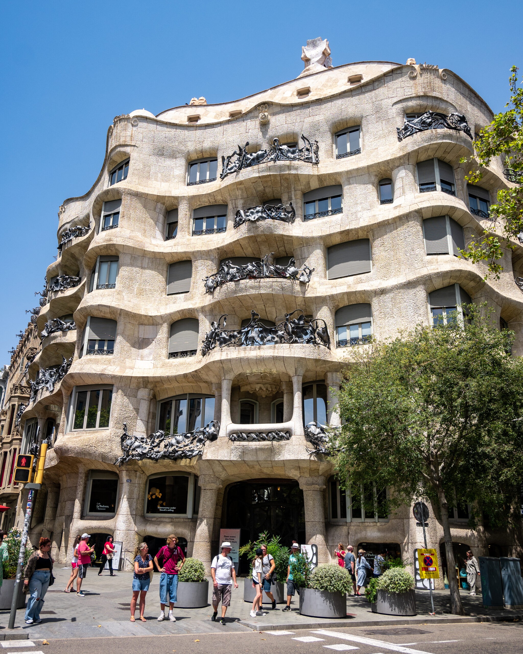 Barcelona 54 - WorldTourists